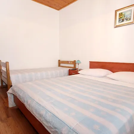 Casa de hóspedes Triple Mandre 3557c Pag Town